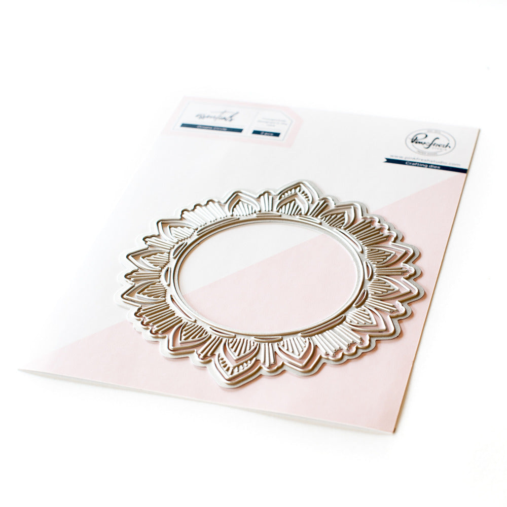 PinkFresh Studio - Ornate Circle - Essentials Die