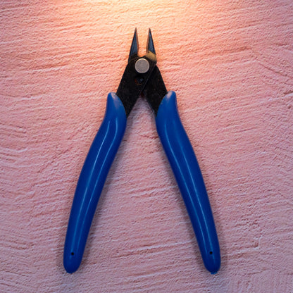 Prism Studio - Chromatools - Metal Snippers