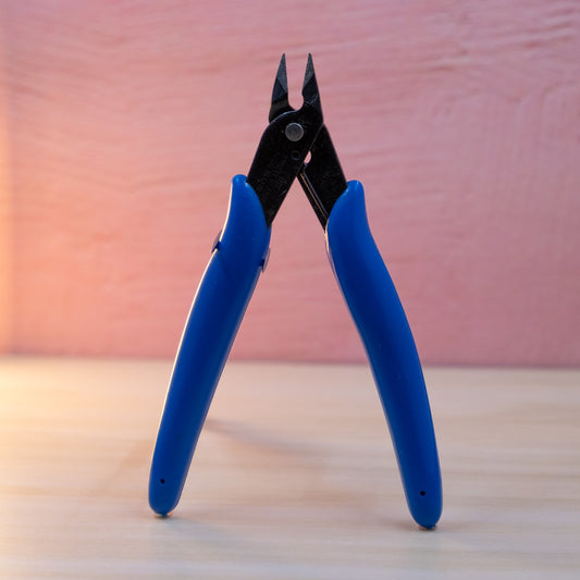 Prism Studio - Chromatools - Metal Snippers