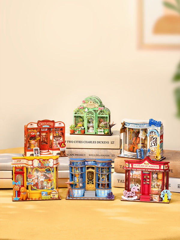 Rolife DIY Miniature House Kit, Green Fountain Garden