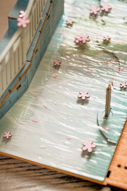 Rolife DIY Book Nook, Sakura Densya